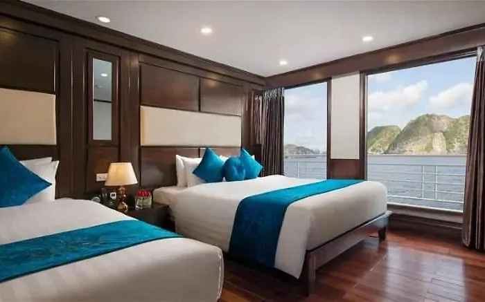 Botel Aquamarine Premium Cruise