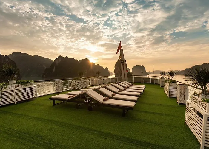 Aquamarine Premium Cruise Botel 5*