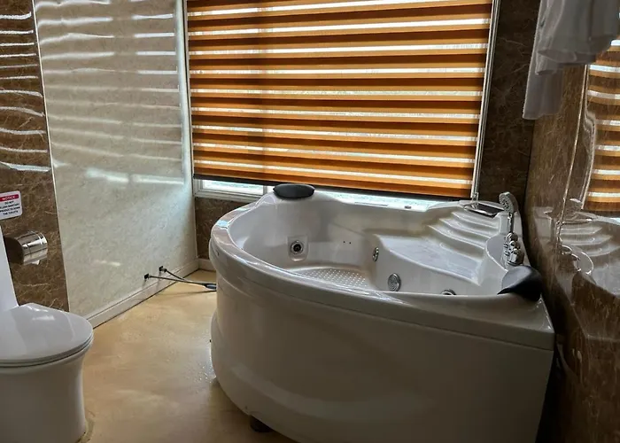Aquamarine Premium Cruise 5* Ha Long