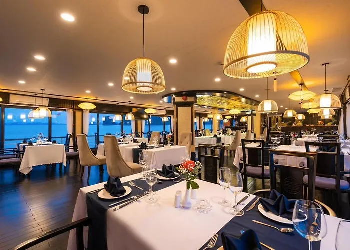 Botel Aquamarine Premium Cruise
