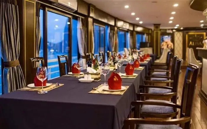 Aquamarine Premium Cruise Botel