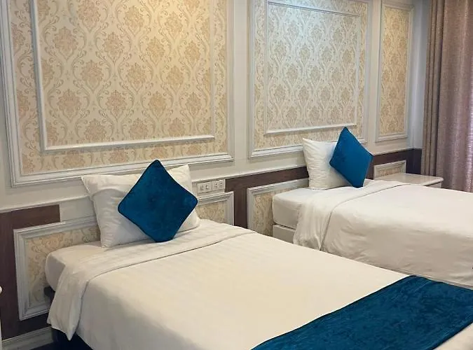 Aquamarine Premium Cruise Botel 5*