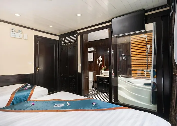 Botel Aquamarine Premium Cruise 5*